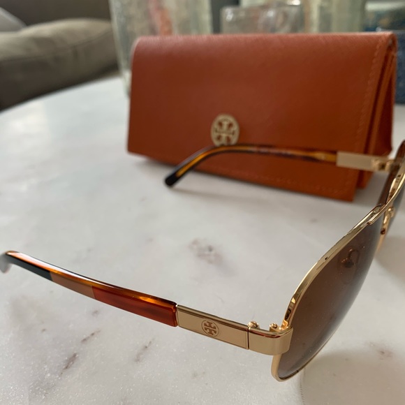 Tory Burch Sunglasses main image 4